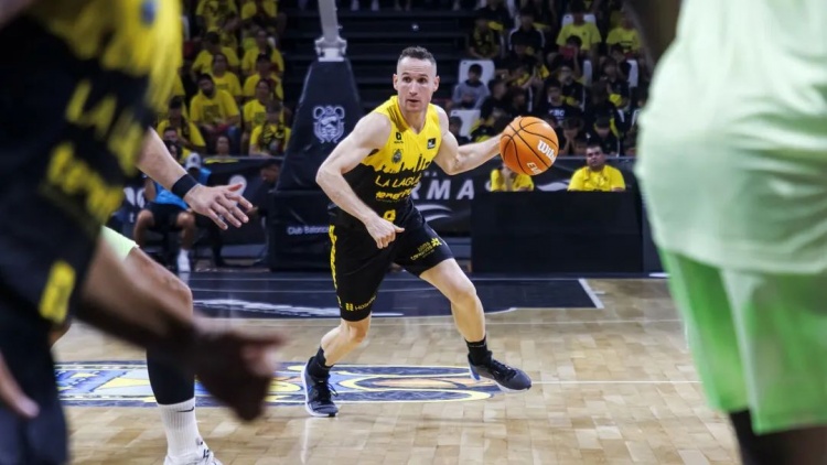 NBA初代老六，42歲進(jìn)入生涯巔峰？！