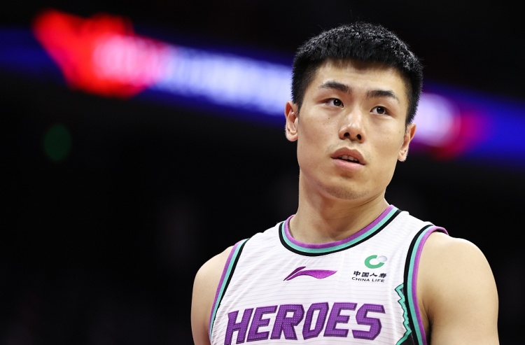 生涯之夜！劉毅13中9&5記三分拿下25分2板1助3斷
