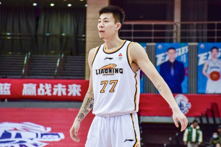 還得再調(diào)整！張鎮(zhèn)麟復(fù)出8中1拿到2分8助出現(xiàn)6失誤 正負(fù)值-34最低
