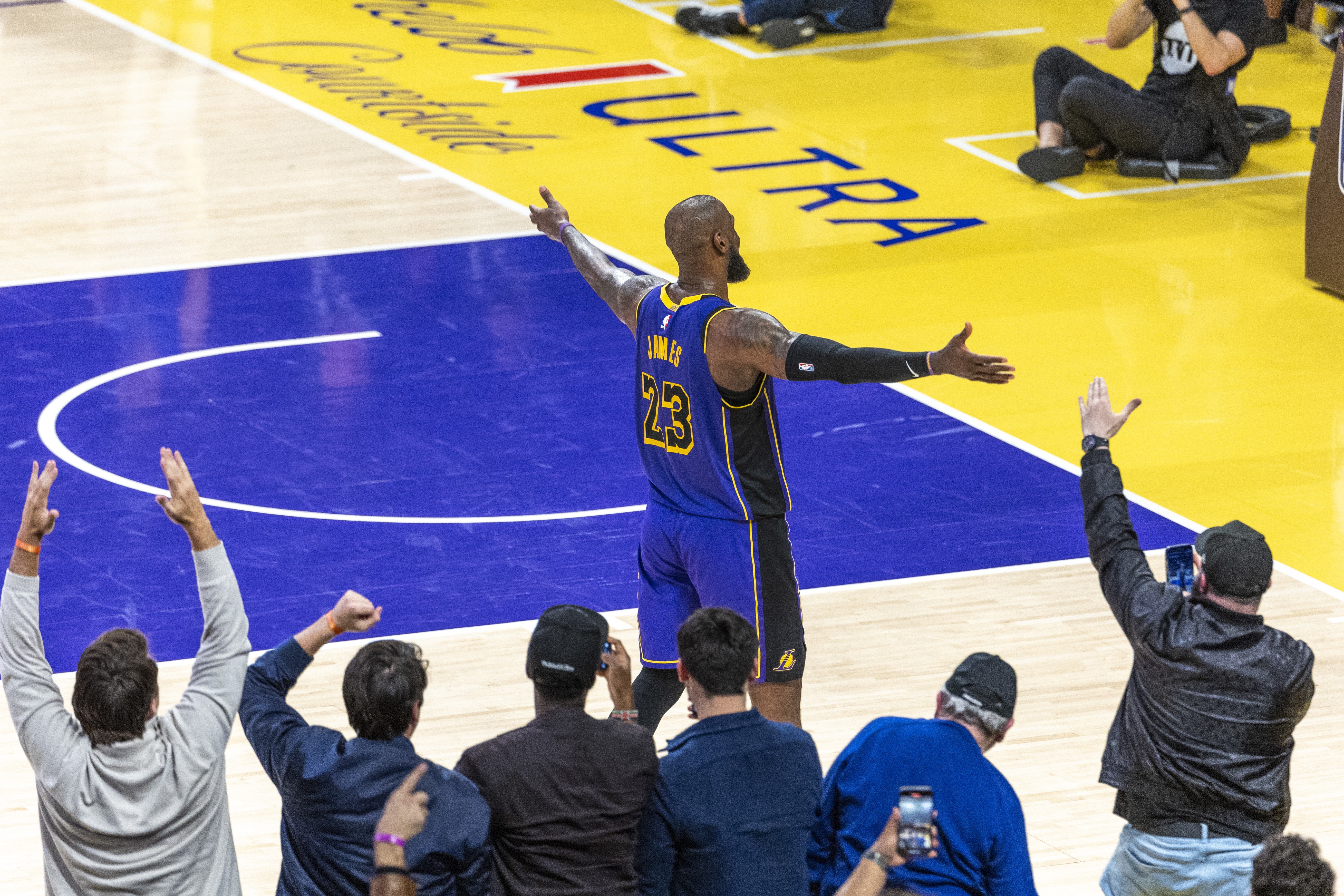 分析NBA目前的輿論環(huán)境：詹姆斯之后 聯(lián)盟門(mén)面成了一個(gè)燙手山芋？